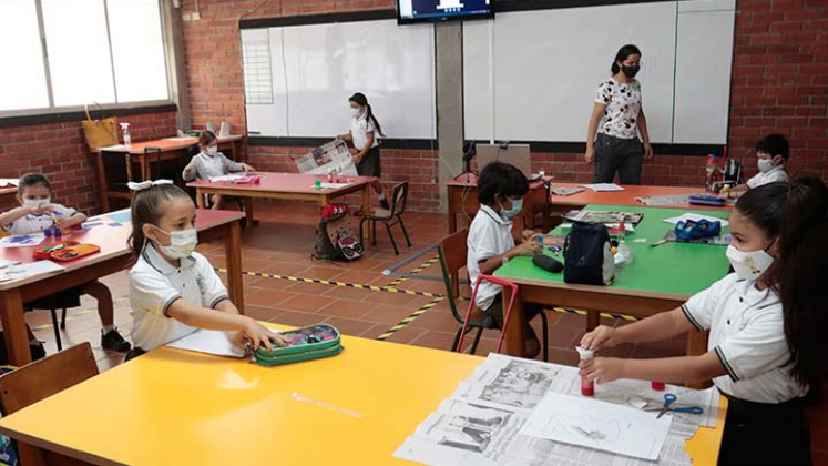 El colegio Los Almendros, ubicado en Villa del Rosario, se convirtió en la primera institución de educación media que retorna a las aulas mediante el modelo de alternancia.