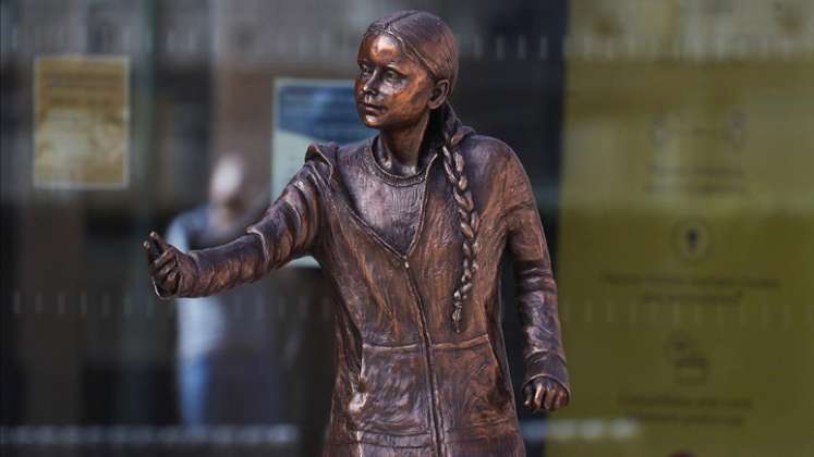 Una estatua de Greta Thunberg crea polémica en una universidad británica