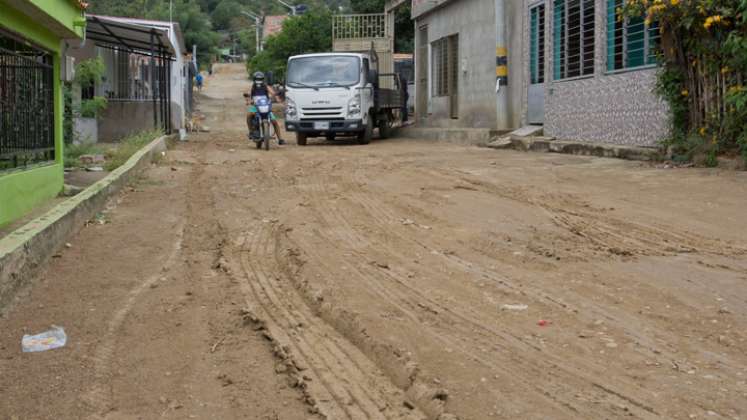 Las temporadas de lluvias convierten a Los Olivos en calles de barro.