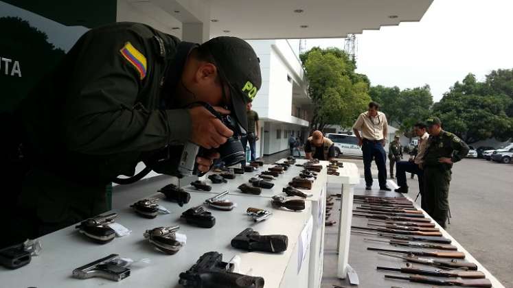 La prohibición de armas por parte de civiles se estableció desde finales de 2015, durante el gobierno de Juan Manuel Santos./ Foto: archivo-La Opinión