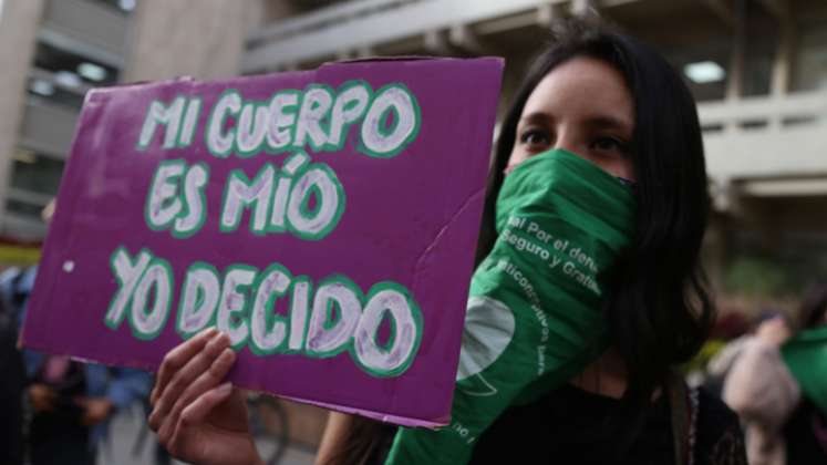 Procuraduría pide que Corte Constitucional deje en manos del Congreso la regulación del aborto 