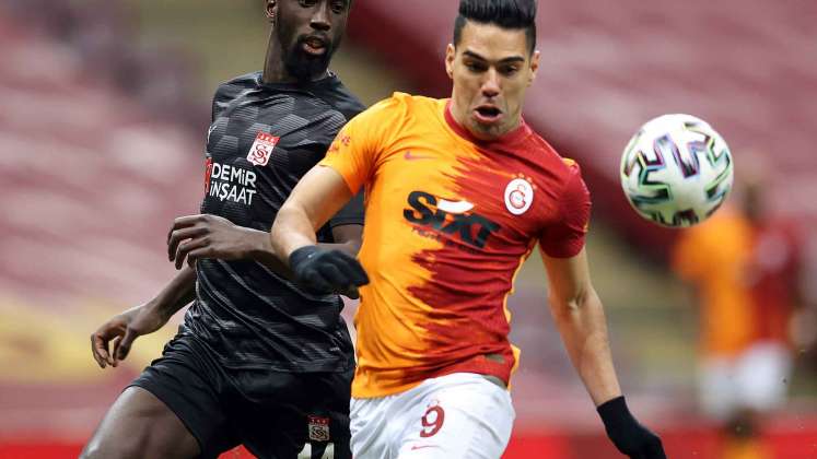Radamel Falcao marcó un doblete ante el Sivasspor por la Liga Turca. 
