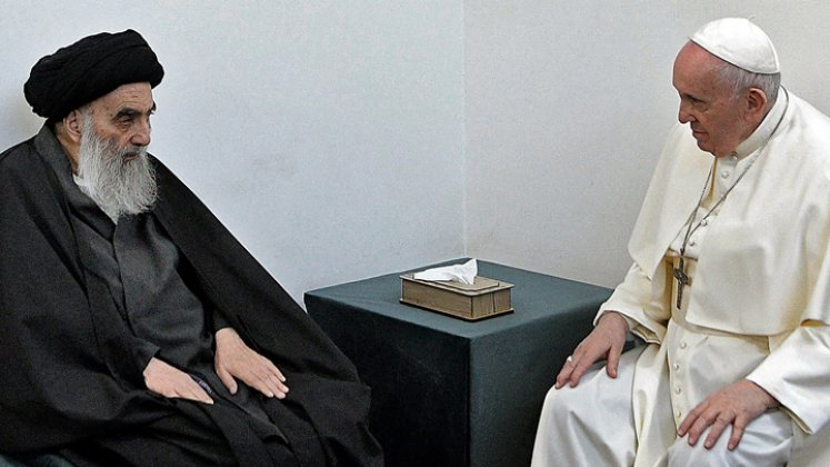 El ayatolá Alí Sistani, máxima autoridad religiosa para la mayoría de chiitas, le dijo al papa Francisco que los cristianos de Irak deben “vivir en paz y en seguridad” y beneficiarse de “todos los derechos constitucionales”. / Foto: AFP
