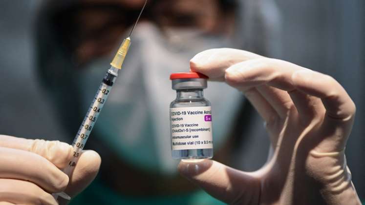 Una investigación preliminar de la Agencia Europea de Medicamentos (EMA) subrayó que no había relación entre la vacuna de AstraZeneca y la muerte en Austria. / Foto: AFP