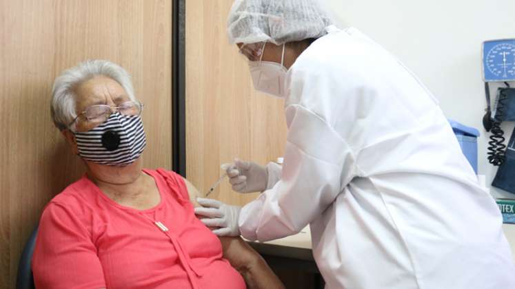 La vacunación contra el coronavirus comenzó en Colombia el 17 de febrero. / Foto Colprensa