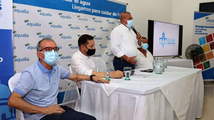 El alcalde Eugenio Rangel interviene durante el acto de lanzamiento del programa Agua para Todos que se pondrá en marcha en Villa del Rosario