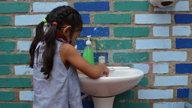 El cuidado y lavado de manos es vital para prevenir el contagio y propagación del COVID- 19, es por esto que los niños y niñas en Norte de Santander participan activamente de jornadas de agua, saneamiento e higiene./FOTO: Cortesía