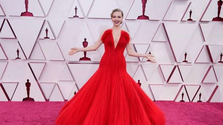 Amanda Seyfried escogió el rojo para la gala./Foto: Internet