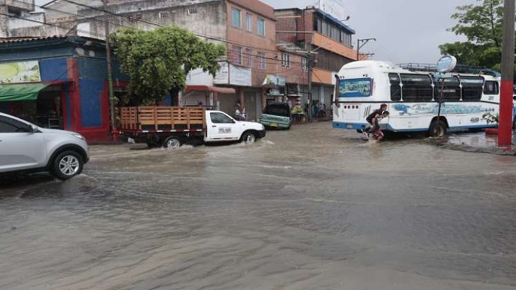Las lluvias inundaron a Cúcuta este martes 27 de abril./FOTO: Alfredo Estévez - La Opinión