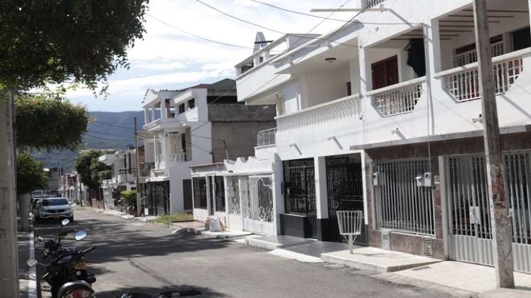 La mayoría de casas en Altamira son de dos pisos.
