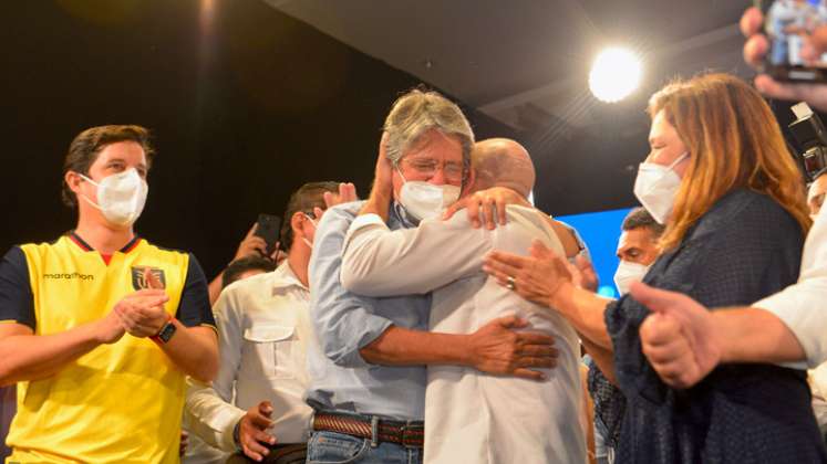 Lasso, de 65 años, se proclamó presidente electo tras el balotaje del domingo con Andrés Arauz, el delfín del correísmo, 29 años menor que él, y quien reconoció su derrota antes de que concluyera el escrutinio. / Foto: AFP