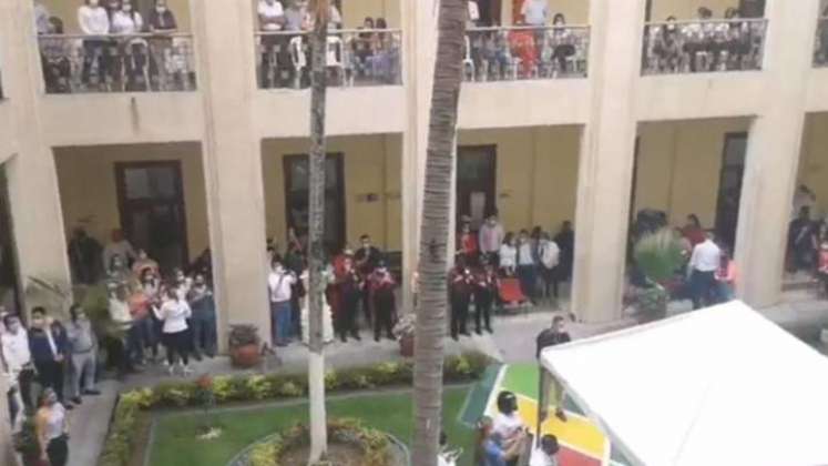 Denuncian fiesta en las instalaciones de la Gobernación de Santander. / Foto: Captura de video