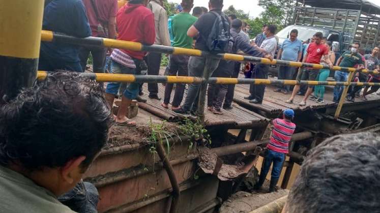 Una vez más la movilidad entre Tibú- Ye Astilleros se vio afectada por daños en el puente 'Las Garzas'. Foto: Cortesía