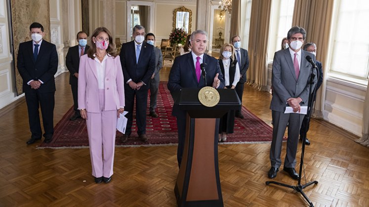 El presidente Duque y el presidente de la Corte Constitucional, Antonio Lizarazo, entregaron conclusiones. FOTO: PRESIDENCIA