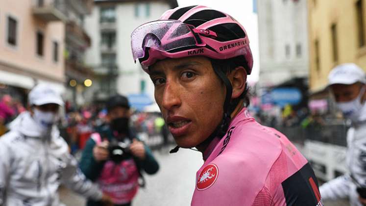 A falta de cinco etapas, Egan Bernal sueña con quedarse con el título del Giro de Italia 2021. 