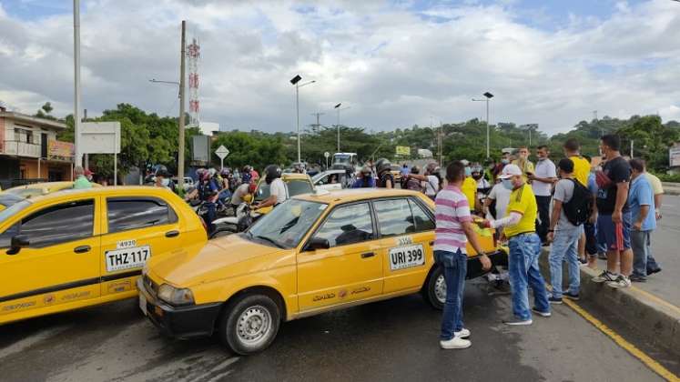 Los bloqueos ya se registran en la vía a la Terminal de Transporte de Cúcuta./Foto: La Opinión