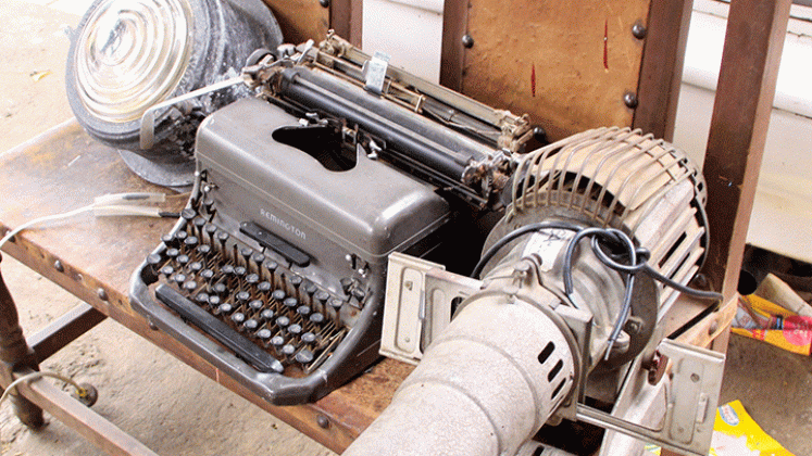 Las máquinas de escribir fueron de los objetos más preciados, tanto en la vida hogareña como en las empresas y entidades públicas. / Fotos archivo La Opinión