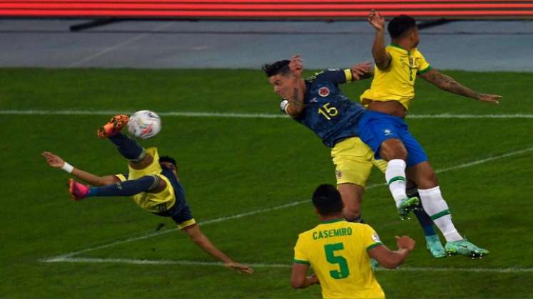 Colombia vence parcialmente a Brasil con un golazo de Luis Díaz./FOTO: AFP