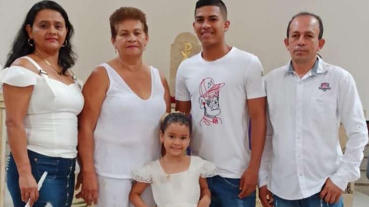 Enderson Contreras y su familia.