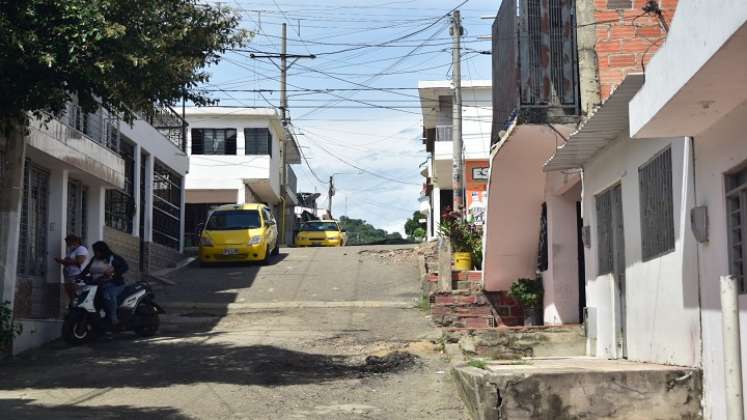 Seis calles demandan urgente un mantenimiento del pavimento. / Pablo Castillo / La Opinión