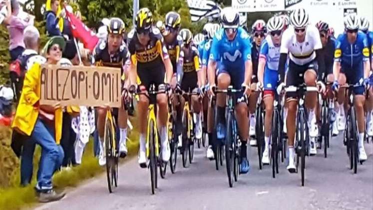 Detenida la espectadora del Tour de Francia que provocó caída múltiple ./Foto: tomada de internet