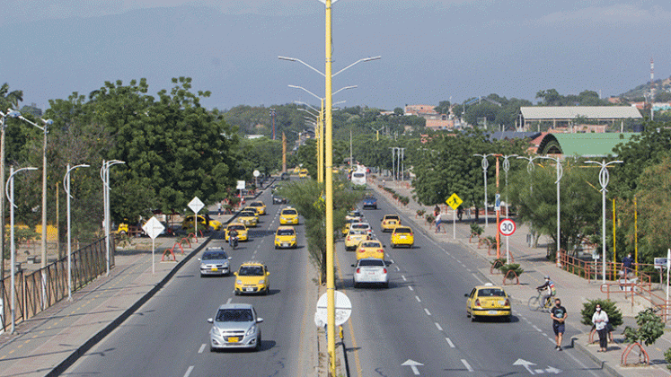 Hacienda departamental llama a ponerse al día con el impuesto de vehículos colombianos a los morosos, / Foto archivo La Opinión