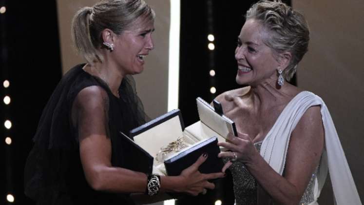 La francesa Julia Ducournau gana la Palma de Oro por 'Titanio'
