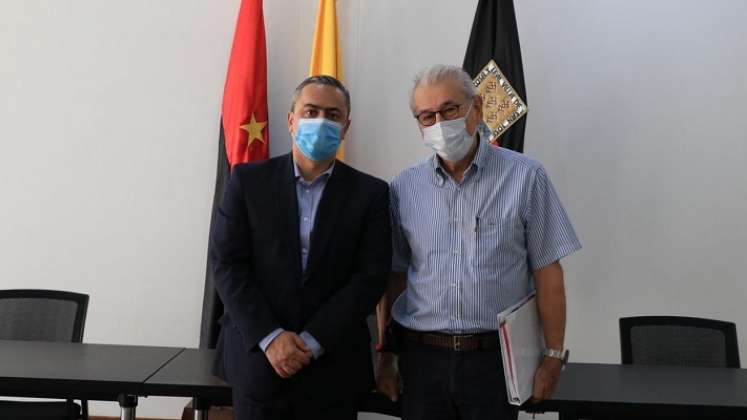Juan Camilo Restrepo Gómez se reunió con el alcalde Jairo Yáñez. /Foto cortesía para La Opinión