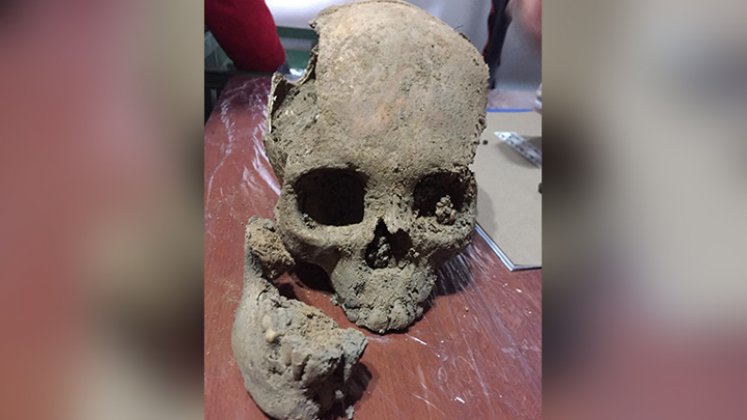 26 tumbas con restos de indígenas muiscas fueron encontradas en medio de las obras de ampliación en una vía en el sur de Bogotá./Foto: Colprensa
