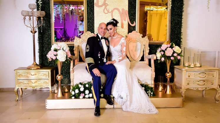 Daniela Salazar contrajo matrimonio con el militar del Ejército de EE.UU, Mario Colón./ Cortesía/ La Opinión 