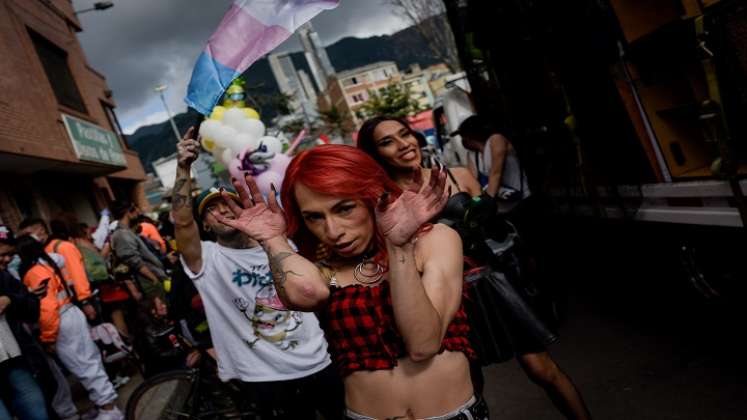 Mujeres trans realizan una manifestación en contra del abuso policial.Foto: Colprensa