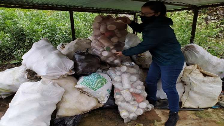 Se recolectaron más de 100 bultos de residuos de agroquímicos./ Cortesía 