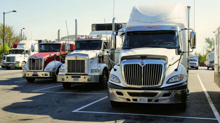 No podrán circular camiones a gasolina