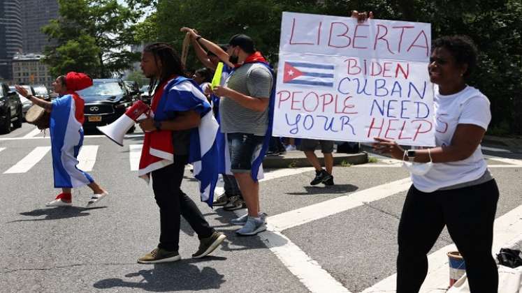 Cuba niega "estallido social" en protestas que dejan un muerto y más de 100 detenidos./Foto: AFP