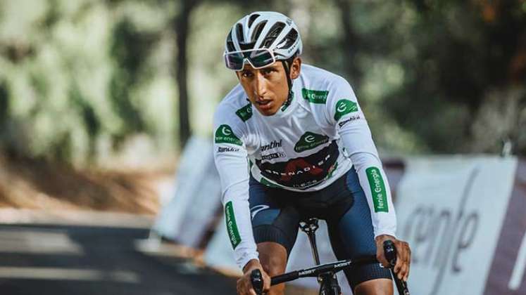 Egan Bernal, es líder de la camiseta de los jóvenes en la Vuelta a España