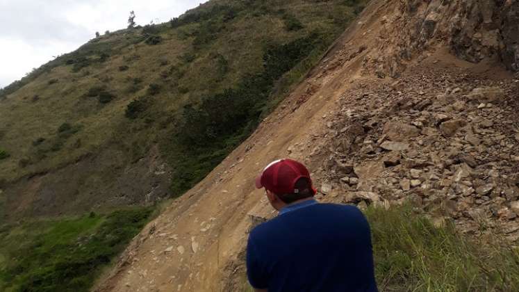 ¡Impresionante! Montaña se derrumbó en la vía Chitagá - Silos en Norte de Santander./Foto: cortesía
