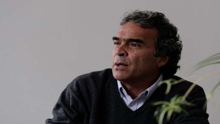 Precandidato presidencial y exgobernador de Antioquia Sergio Fajardo