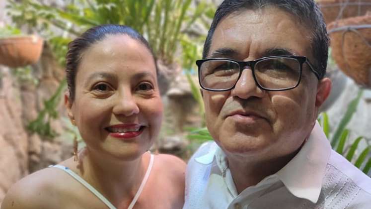 Feliz cumpleaños a nuestro suscriptor Gustavo Lamus Murillo y a su esposa Martha Haydee Peña Valderrama, quienes el pasado 6 de agosto celebraron un año más de vida.