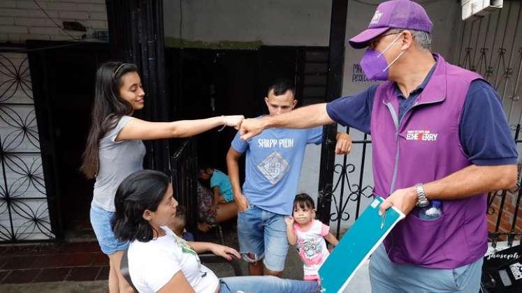 Juan Carlos Echeverry estuvo en Cúcuta recogiendo firmas para su candidatura presidencial./Foto cortesía para La Opinión