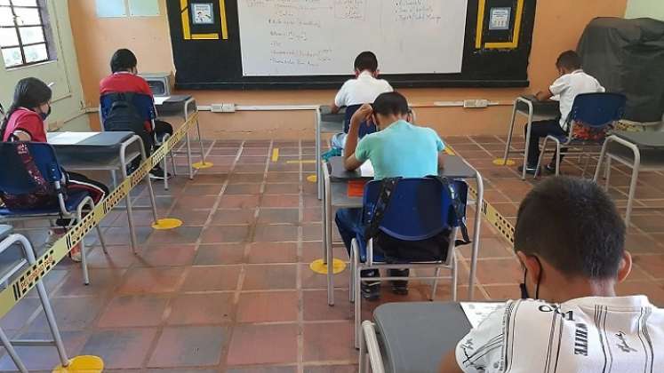 Estudiantes de la Sede Encerrados del Centro Educativo Rural Florentino Blanco en El Zulia. 
