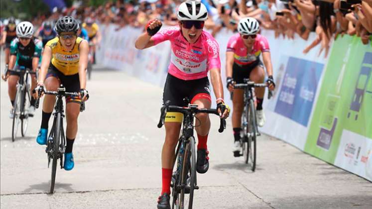 Aranza Villalón vigente líder de la Vuelta a Colombia femenina.
