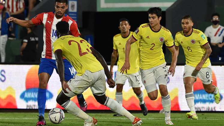 Colombia empató 1-1 con Paraguay en Asunción. 