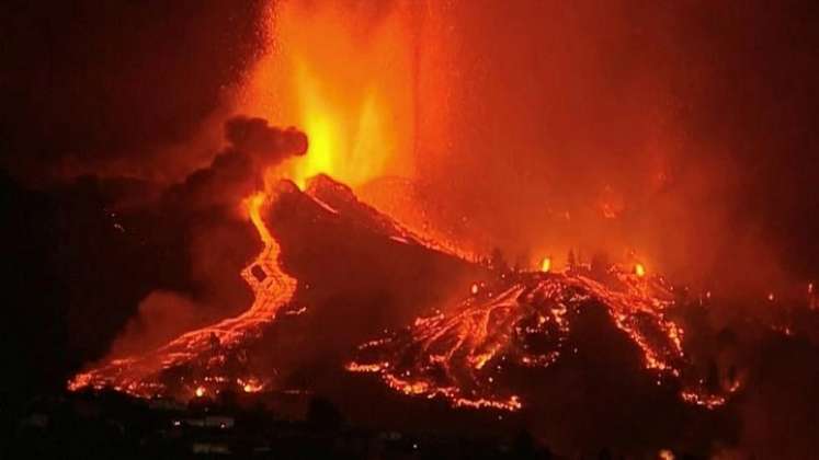 La lava del volcán en Canarias obliga a evacuar a 5.000 personas./Foto; internet