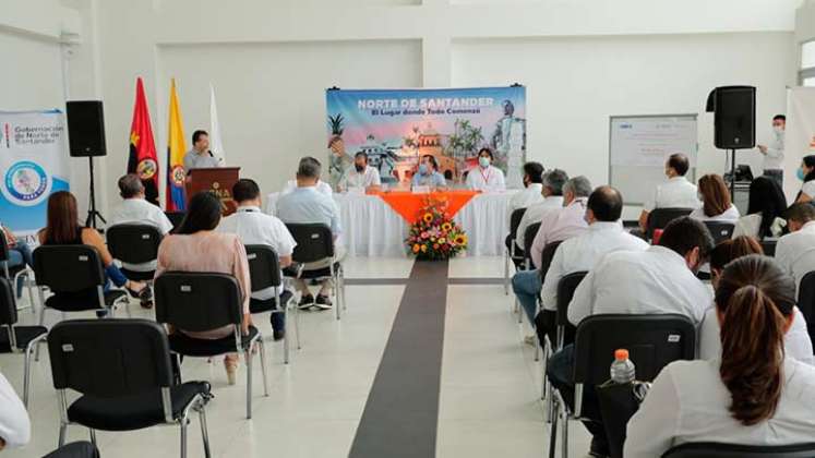 el gobernador Silvano Serrano y el director nacional del Sena, Carlos Mario Estrada, inauguraron hoy el Tecnoparque./Foto Cortesía