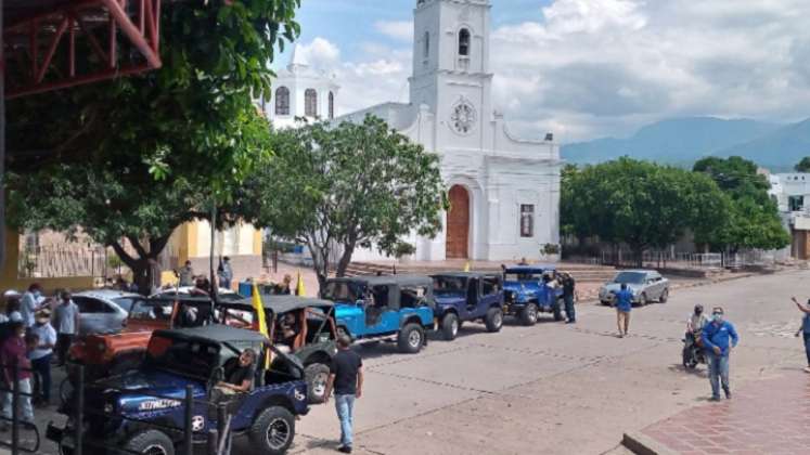  Caravana de Willys en Villanueva, Guajira