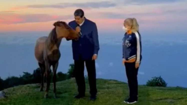 Maduro habló con un caballo sobre el legado de Chávez