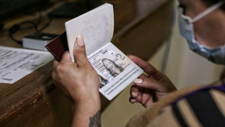 La cancillería espera entregar 400.000 pasaportes antes diciembre de este año. /Foto: Colprensa