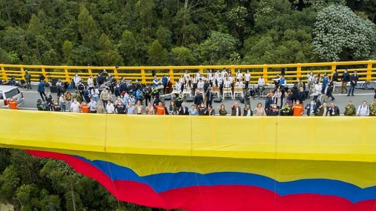 El Gobierno Nacional puso en funcionamiento la totalidad de la vía Cruce de la Cordillera Central, un megaproyecto que conecta al suroccidente con el centro de Colombia- /Colprensa
