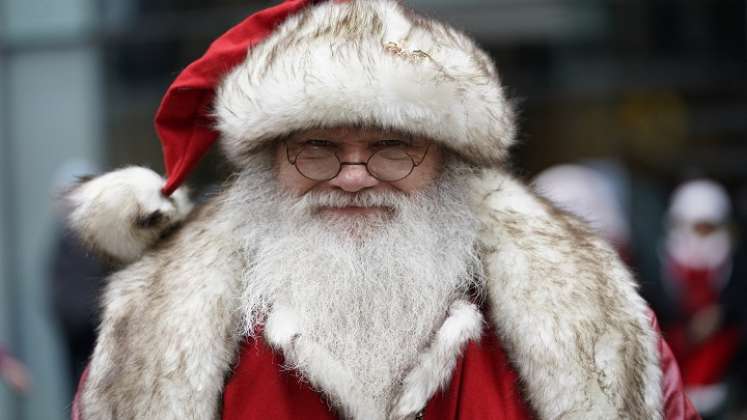 La Navidad está a la vuelta de la esquina, pero es posible que tenga dificultades para ver a un Papá Noel difundiendo alegría en los Estados Unidos./AFP