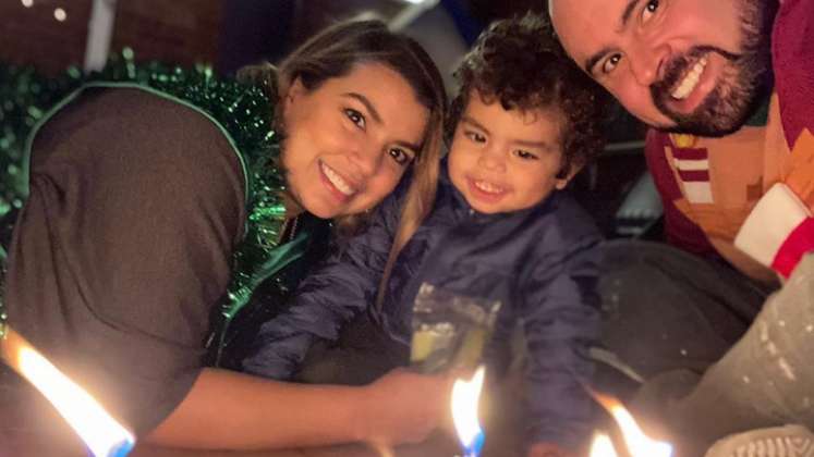 Liss Perira junto a su hijo y su esposo Ricardo Quevedo. / Foto Instagram